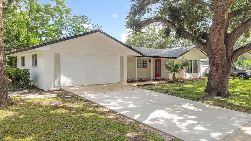 Image 9 of property listing at 1028 PRINCESS GATE BOULEVARD, Winter Park, FL 32792