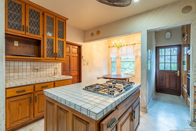 208 terrell, Terrell Hills, TX 78209