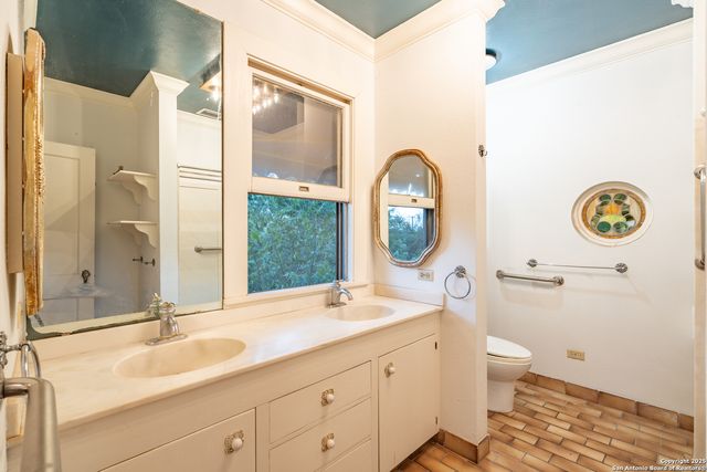 208 terrell, Terrell Hills, TX 78209