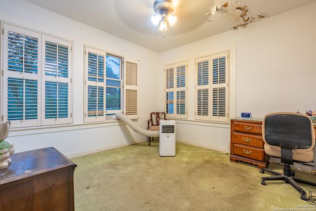 208 terrell, Terrell Hills, TX 78209