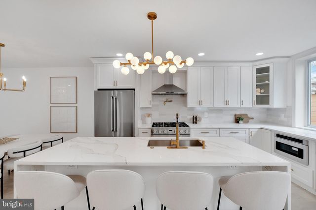 913 L ST NE, Washington, DC 20002