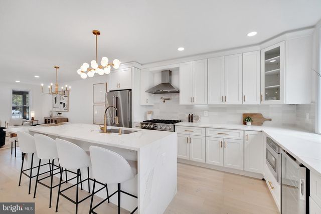 913 L ST NE, Washington, DC 20002