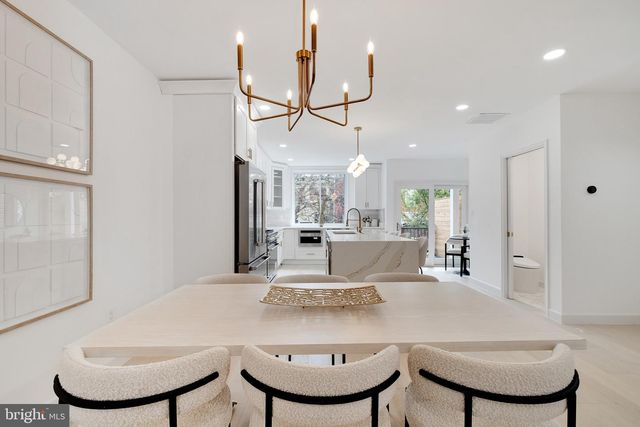 913 L ST NE, Washington, DC 20002
