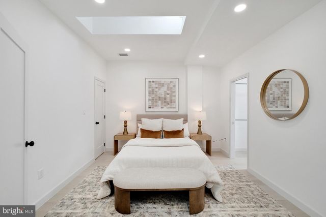 913 L ST NE, Washington, DC 20002