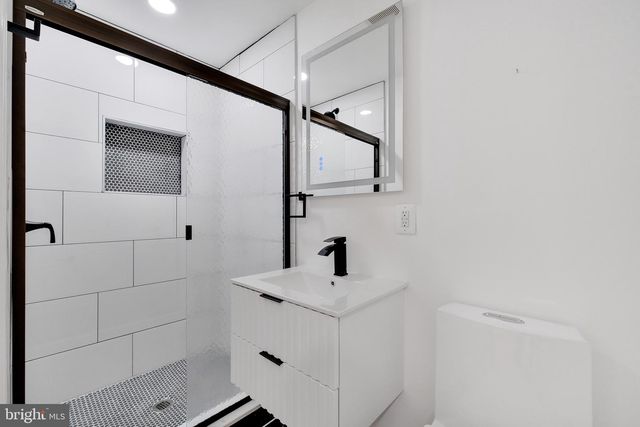 913 L ST NE, Washington, DC 20002