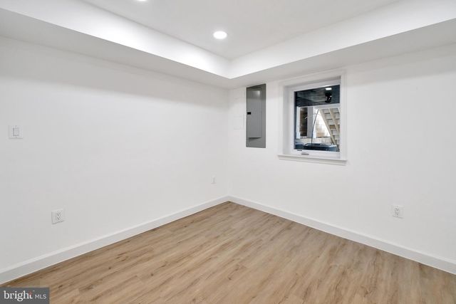913 L ST NE, Washington, DC 20002