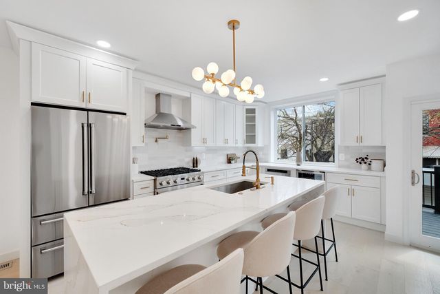 913 L ST NE, Washington, DC 20002