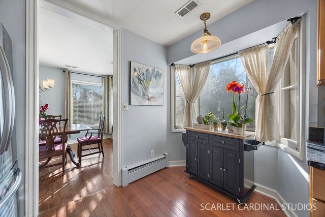 31 Roosevelt Street, St. Charles, IL 60174