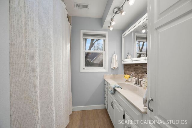 31 Roosevelt Street, St. Charles, IL 60174