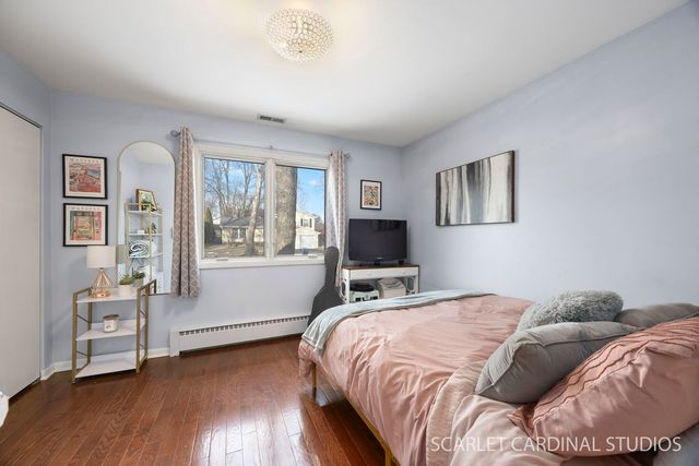 31 Roosevelt Street, St. Charles, IL 60174