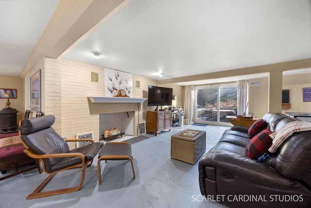 31 Roosevelt Street, St. Charles, IL 60174