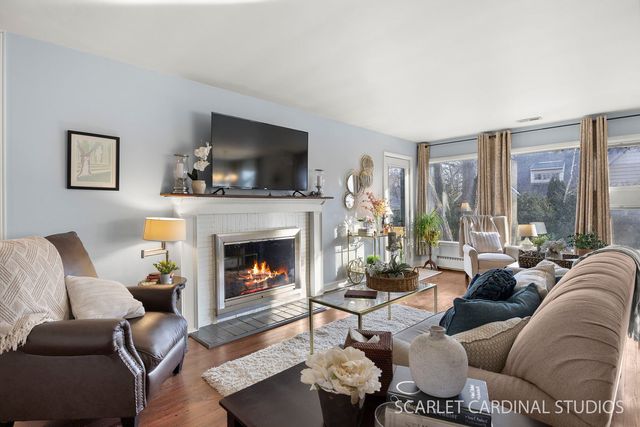 31 Roosevelt Street, St. Charles, IL 60174