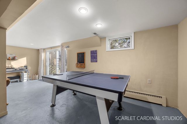 31 Roosevelt Street, St. Charles, IL 60174