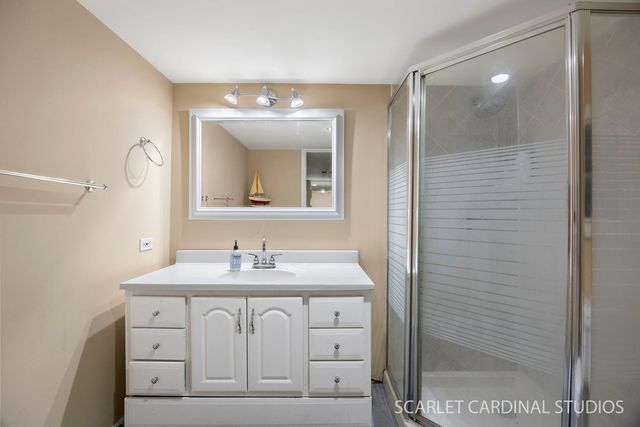 31 Roosevelt Street, St. Charles, IL 60174