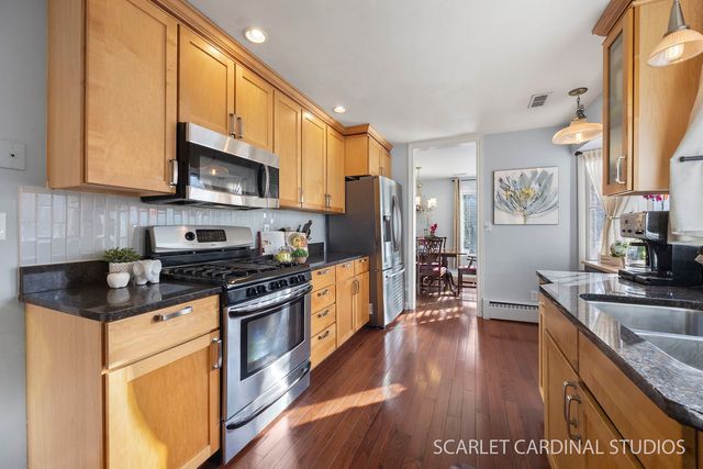 31 Roosevelt Street, St. Charles, IL 60174