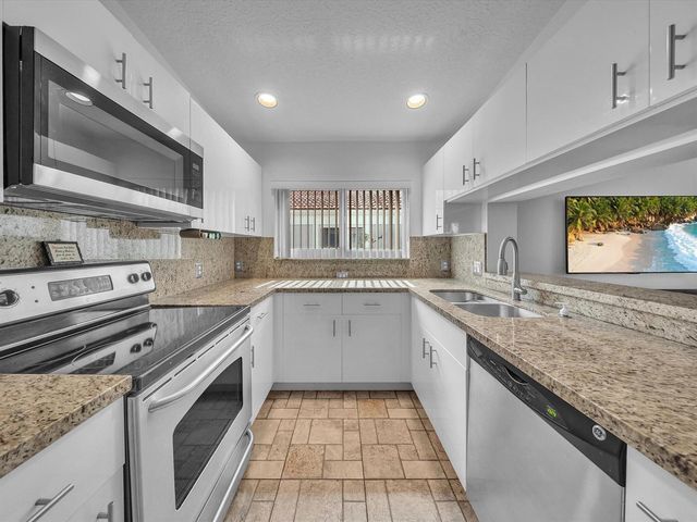 8039 N Tranquility Lake Drive, Delray Beach, FL 33446