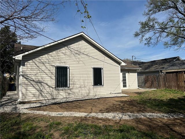 3805 GARFIELD Avenue, Kansas City, MO 64109