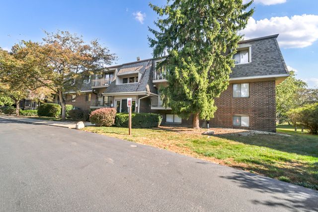 138 E Bailey Road M, Naperville, IL 60565