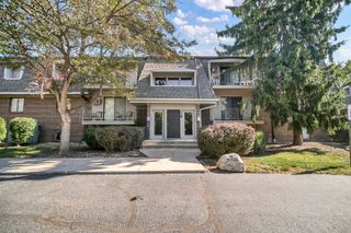 138 E Bailey Road M, Naperville, IL 60565