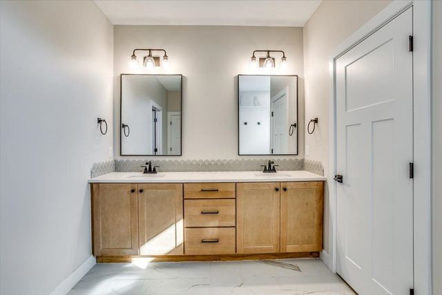 300 W Pepper Tree Rd, Andover, KS 67002