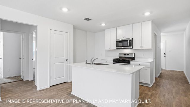 390 Ebbsfleet DR, Uhland, TX 78640