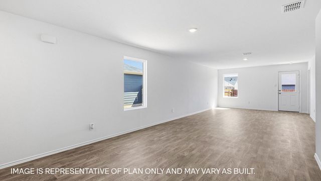 390 Ebbsfleet DR, Uhland, TX 78640