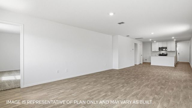 390 Ebbsfleet DR, Uhland, TX 78640