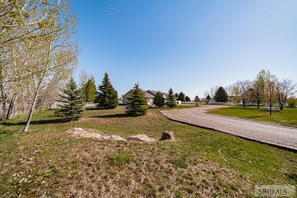Image 3 of property listing at 3807 E 137 N, Rigby, ID 83442