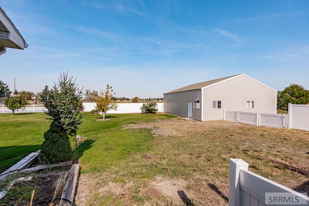 Image 5 of property listing at 3807 E 137 N, Rigby, ID 83442