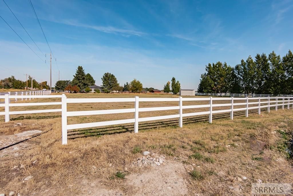 Image 7 of property listing at 3807 E 137 N, Rigby, ID 83442