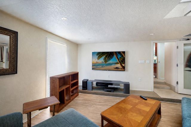 311 MAGELLAN DRIVE, Sarasota, FL 34243