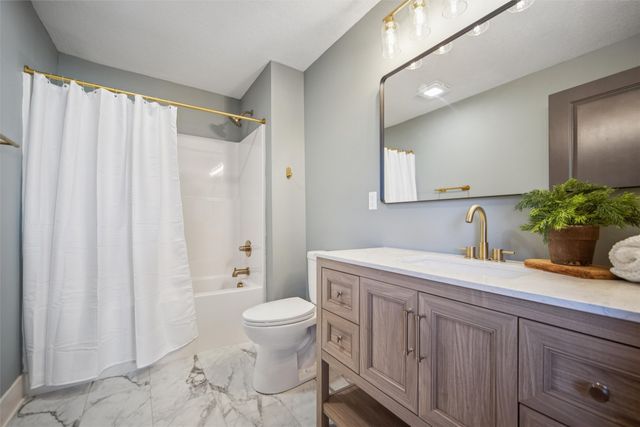 213 Davenport Avenue, Baxter, IA 50028