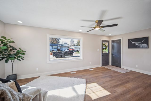 213 Davenport Avenue, Baxter, IA 50028