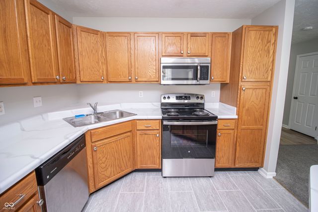 509 Elkhart Drive, Westfield, IN 46074