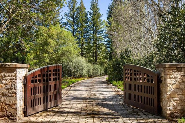 15 Hidden Valley Lane, Woodside, CA 94062