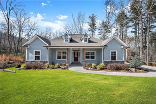 562 Yonah Lake Drive, Sautee Nacoochee, GA 30571