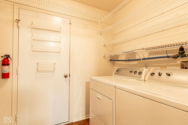 2114 Southernwood Lane, Indianapolis, IN 46231