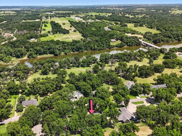 7205 Westover Drive, Granbury, TX 76049
