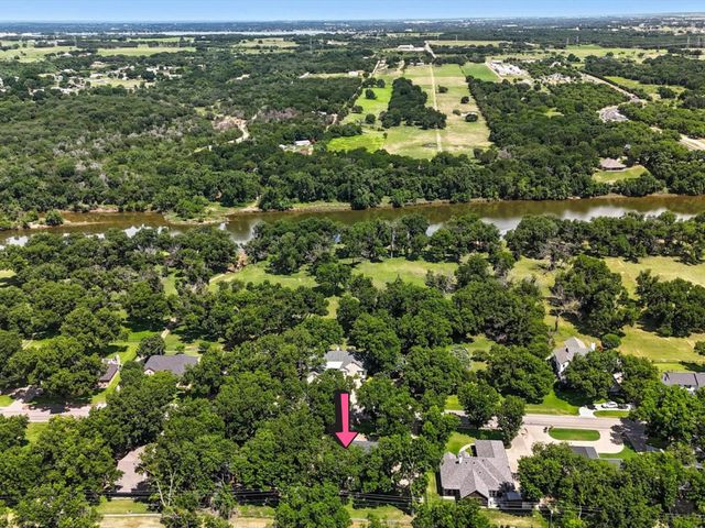 7205 Westover Drive, Granbury, TX 76049