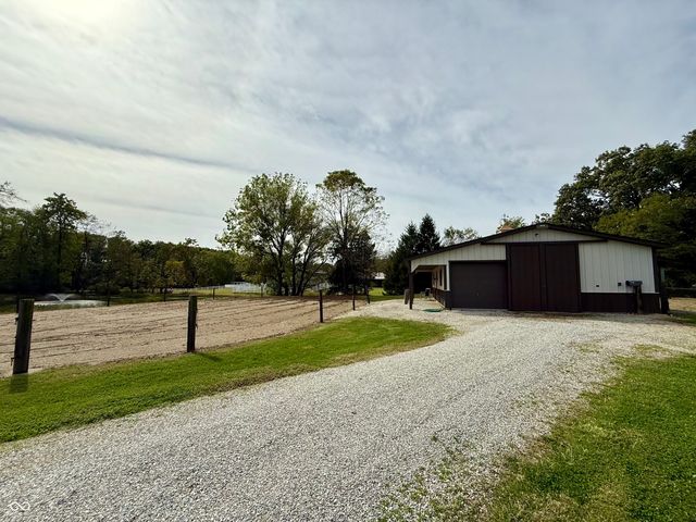25162 Mid Road, Batesville, IN 47006