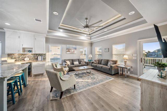 876 Palmetto Drive, Port Bolivar, TX 77650