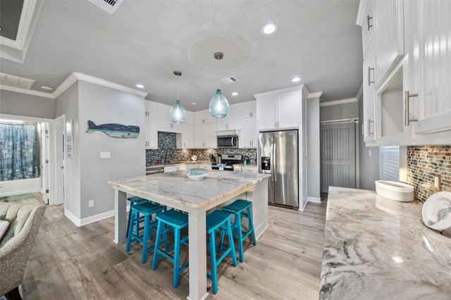 876 Palmetto Drive, Port Bolivar, TX 77650