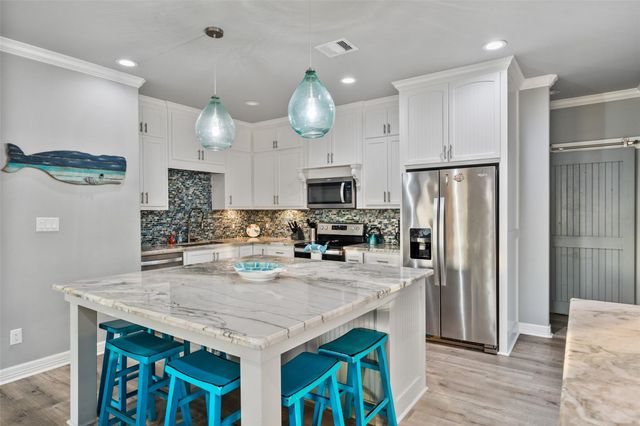 876 Palmetto Drive, Port Bolivar, TX 77650