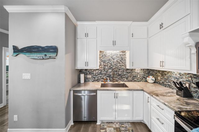 876 Palmetto Drive, Port Bolivar, TX 77650
