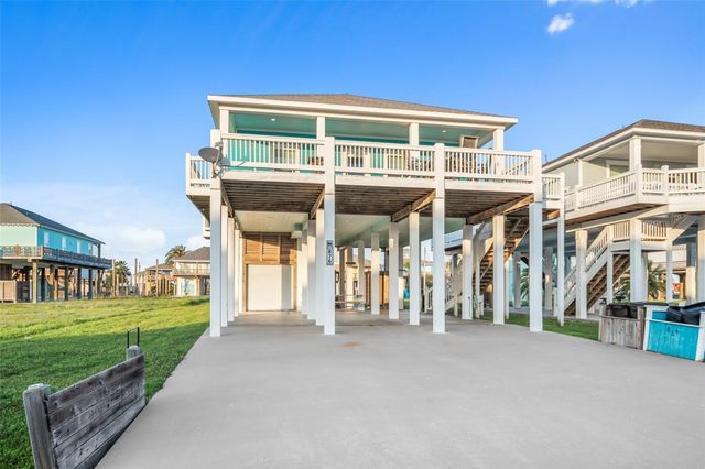876 Palmetto Drive, Port Bolivar, TX 77650