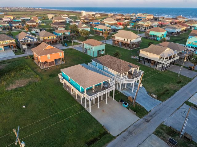 876 Palmetto Drive, Port Bolivar, TX 77650