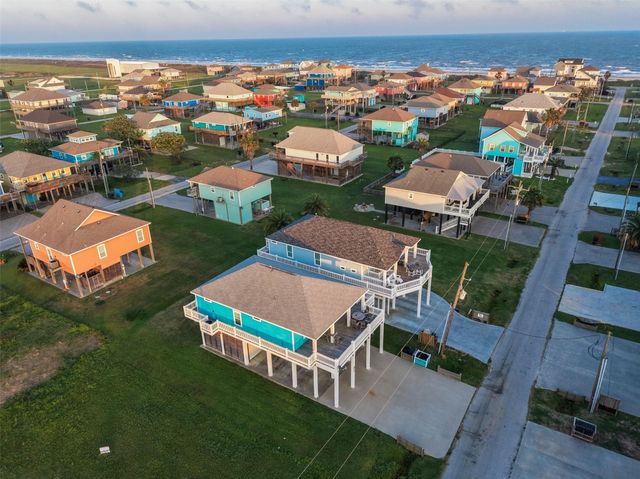 876 Palmetto Drive, Port Bolivar, TX 77650