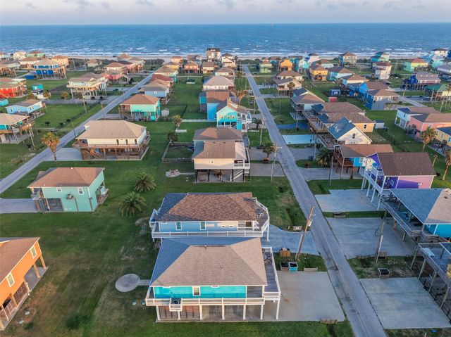 876 Palmetto Drive, Port Bolivar, TX 77650
