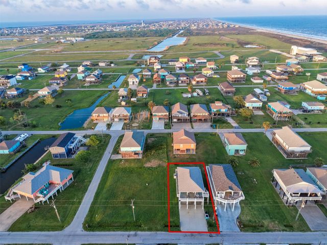 876 Palmetto Drive, Port Bolivar, TX 77650