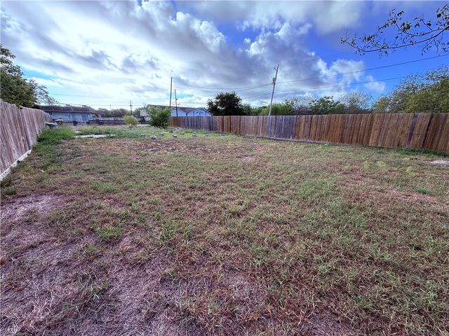 345 Cheyenne St, Corpus Christi, TX 78405